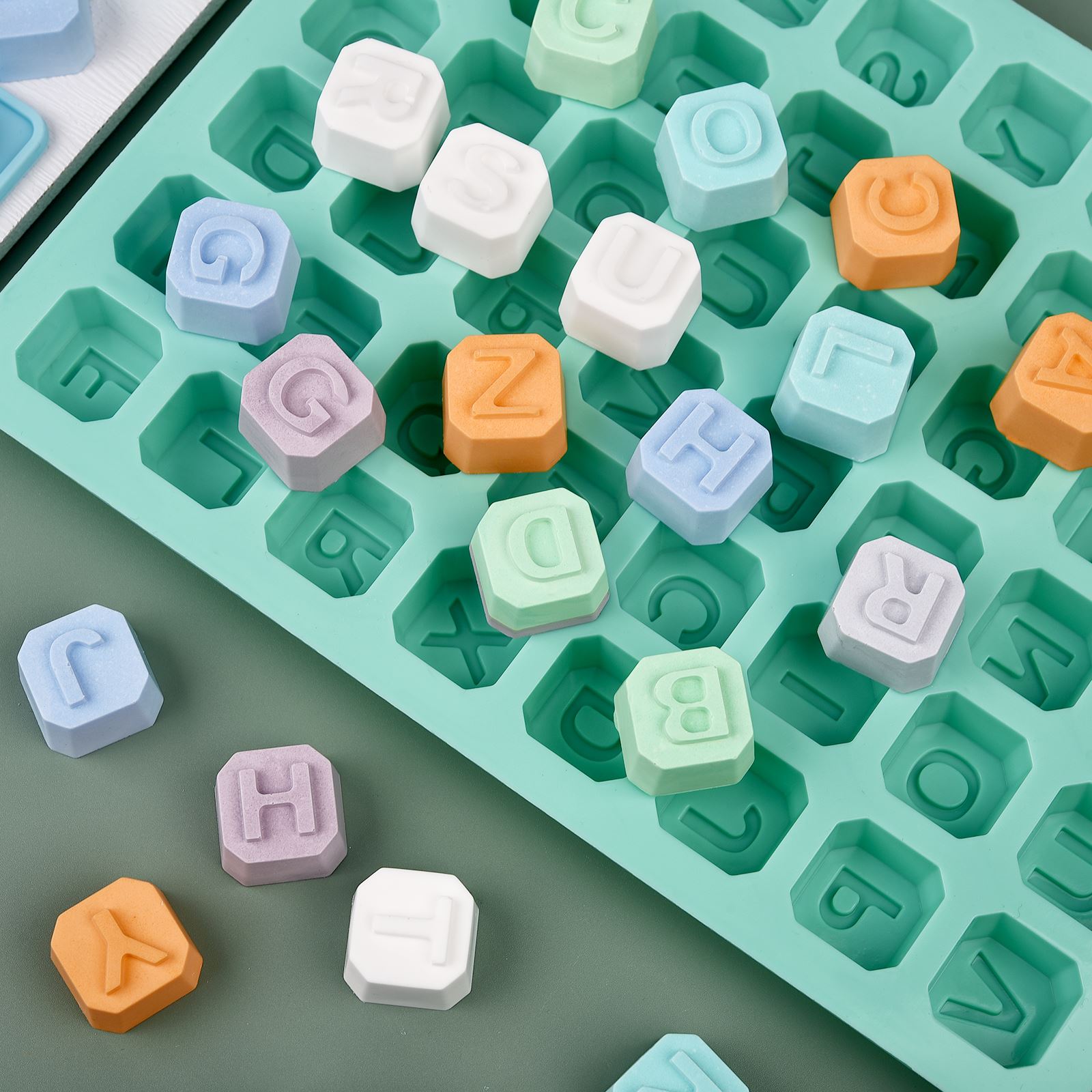 48 文字英語アルファベット文字シリコーン型石鹸型ケーキカッ - Soap Making Material のレビューと価格