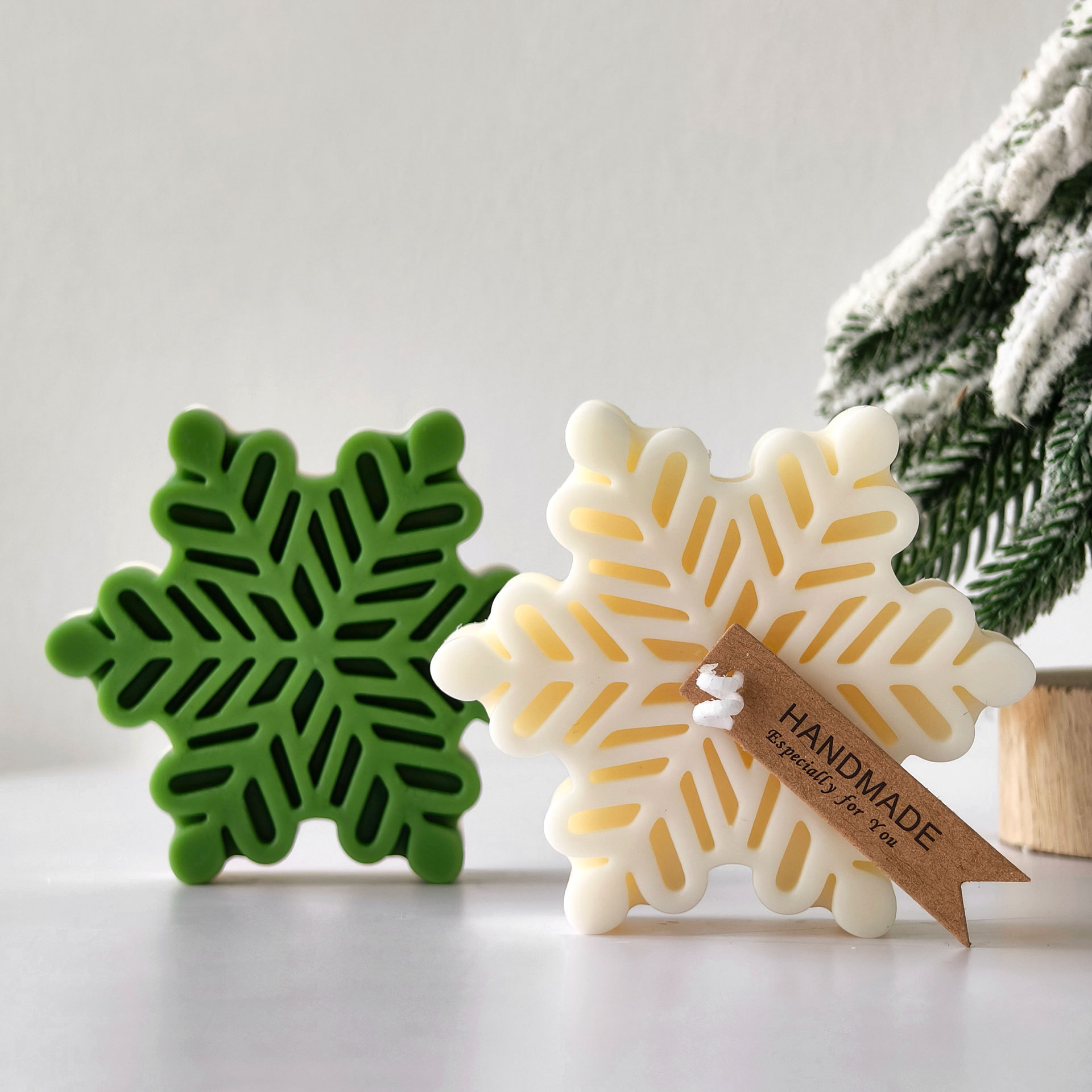 クリスマススノーフレークピラーキャンドルモールド DIY ア - Soap Making Scents のレビューと価格